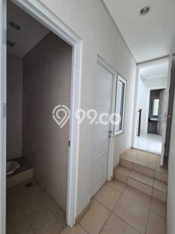Disewakan! Rumah 4 Kamar Tidur &
3 Kamar Mandi di Summarecon Crown Gading, Bekasi Disewakan! Rumah 4 Kamar Tidur &
3 Kamar Mandi di Summarecon Crown Gading, Bekasi