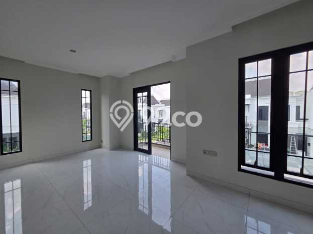 Disewakan! Rumah 4 Kamar Tidur &
3 Kamar Mandi di Summarecon Crown Gading, Bekasi Disewakan! Rumah 4 Kamar Tidur &
3 Kamar Mandi di Summarecon Crown Gading, Bekasi