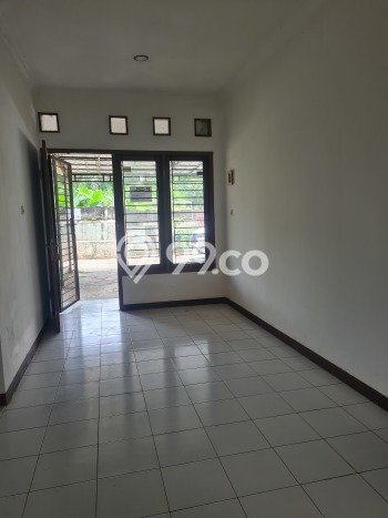 Jual Rumah Strategis Bagus Punya 3 KT di Ciputat Tangerang Selatan SHM Jual Rumah Strategis Bagus Punya 3 KT di Ciputat Tangerang Selatan SHM
