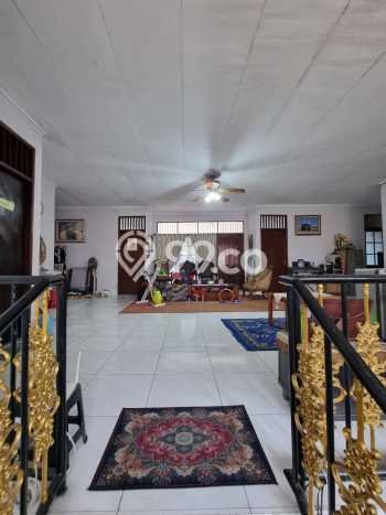 Rumah Mewah LB 300m2 Siap Huni Desain Elegan di Pejaten, Jakarta Selatan Rumah Mewah LB 300m2 Siap Huni Desain Elegan di Pejaten, Jakarta Selatan