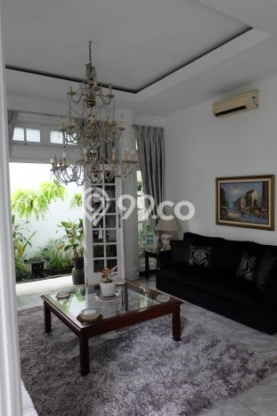 Rumah Elit Modern Tanpa Renovasi di Pondok Indah Jakarta Selatan Rumah Elit Modern Tanpa Renovasi di Pondok Indah Jakarta Selatan