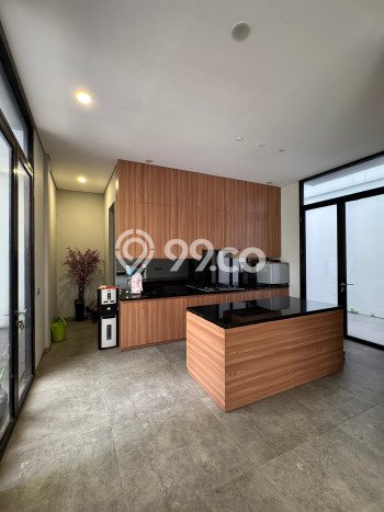 Rumah Elit Modern Tanpa Renovasi di Gading Serpong Tangerang Rumah Elit Modern Tanpa Renovasi di Gading Serpong Tangerang