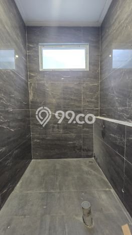 Hunian Mewah Siap Huni LT 143m2 di BSD, Tangerang Selatan Hunian Mewah Siap Huni LT 143m2 di BSD, Tangerang Selatan
