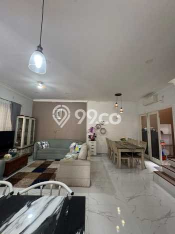 For Sale Rumah 4 Kamar Lokasi Strategis Nyaman dan Strategis di BSD For Sale Rumah 4 Kamar Lokasi Strategis Nyaman dan Strategis di BSD