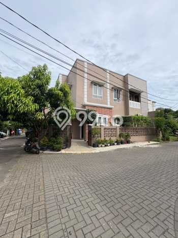 For Sale Rumah 4 Kamar Lokasi Strategis Nyaman dan Strategis di BSD For Sale Rumah 4 Kamar Lokasi Strategis Nyaman dan Strategis di BSD