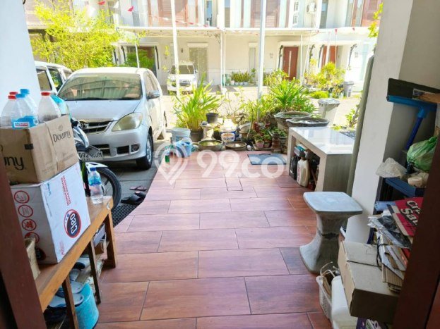Rumah Luas Asri 5 KT Siap Pakai di Kebraon Surabaya Rumah Luas Asri 5 KT Siap Pakai di Kebraon Surabaya