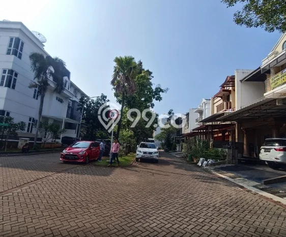 Rumah Eksklusif Siap Huni LT 220m2 di Penjaringan, Jakarta Utara Rumah Eksklusif Siap Huni LT 220m2 di Penjaringan, Jakarta Utara