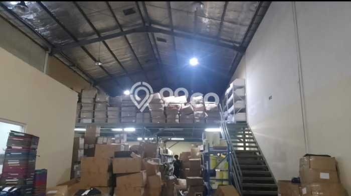 Gudang bagus disewakan di Cipondoh Tangerang dengan LB 300m2 harga sewa terbaik Gudang bagus disewakan di Cipondoh Tangerang dengan LB 300m2 harga sewa terbaik