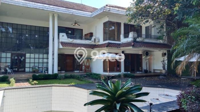 Hunian Minimalis dengan LT 1050m2 & LB 1000m2 Disewakan di Cipete Hunian Minimalis dengan LT 1050m2 & LB 1000m2 Disewakan di Cipete