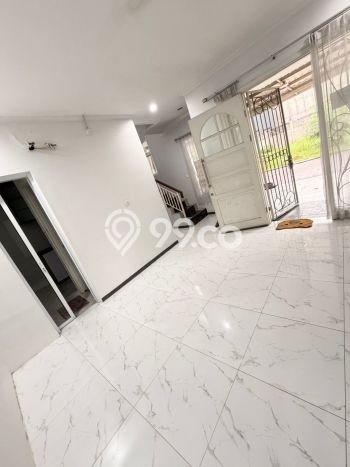 Disewakan! Rumah 3 Kamar Tidur &
2 Kamar Mandi di Gading Serpong, Tangerang Disewakan! Rumah 3 Kamar Tidur &
2 Kamar Mandi di Gading Serpong, Tangerang