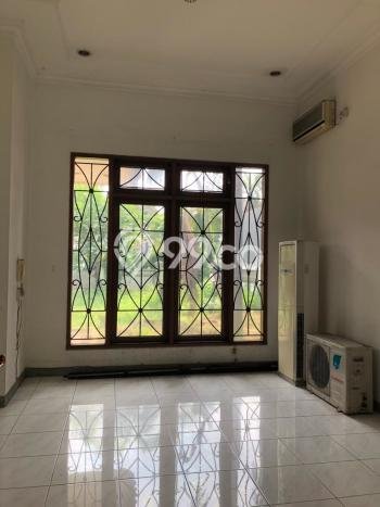 Hunian Kondisi Baik Disewakan di Pondok Indah, Jakarta Selatan LT 900m2, LB 900m2 Hunian Kondisi Baik Disewakan di Pondok Indah, Jakarta Selatan LT 900m2, LB 900m2