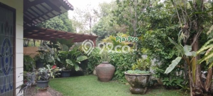 For Sale! Luxury House LT 328m2 Desain Modern di Lebak Bulus For Sale! Luxury House LT 328m2 Desain Modern di Lebak Bulus