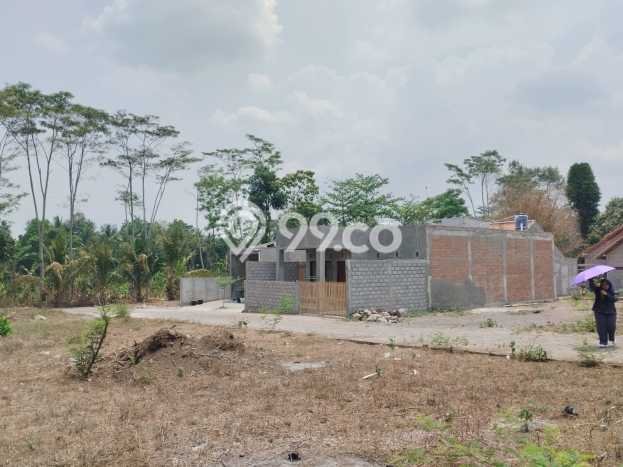 Kavling Tanah Dijual di Ngemplak, Sleman, Luas 137m2 Area Strategis Kavling Tanah Dijual di Ngemplak, Sleman, Luas 137m2 Area Strategis