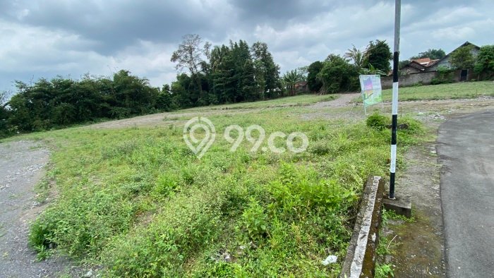 Tanah Kosong Dijual di Sleman dengan Area 121m2 Tanah Kosong Dijual di Sleman dengan Area 121m2
