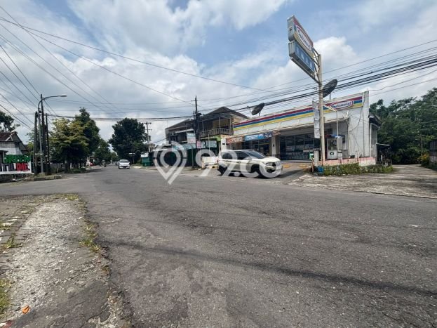 Lahan Strategis di Sleman Dijual dengan Luas 114m2 Lahan Strategis di Sleman Dijual dengan Luas 114m2