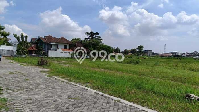 Tanah Dijual Area Strategis di Caturtunggal Yogyakarta 214m2 Tanah Dijual Area Strategis di Caturtunggal Yogyakarta 214m2