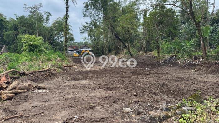 Lahan Kosong Dijual di Kalasan, Sleman, Luas 121m2 Area Strategis Lahan Kosong Dijual di Kalasan, Sleman, Luas 121m2 Area Strategis