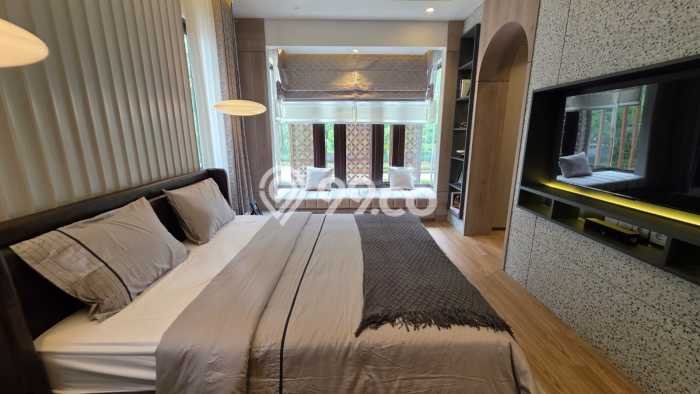 Hot Offer Hunian Mewah Ideal dan Luas di Karang Tengah, Tangerang Hot Offer Hunian Mewah Ideal dan Luas di Karang Tengah, Tangerang