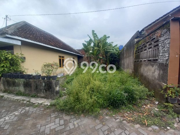 Jarang Ada! Tanah di Godean Punya Luas 214m2 SHM Jarang Ada! Tanah di Godean Punya Luas 214m2 SHM