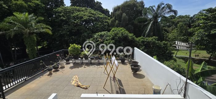 For Sale! Luxury House LT 1m2 Desain Elegan di BSD For Sale! Luxury House LT 1m2 Desain Elegan di BSD