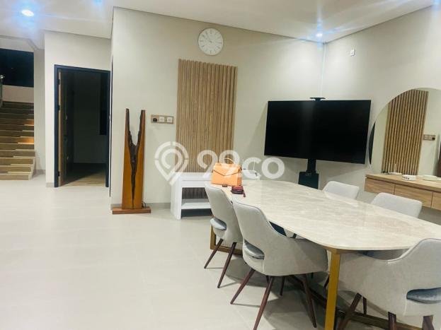 Rumah Eksklusif Siap Huni LT 425m2 di Kebayoran Baru, Jakarta Selatan Rumah Eksklusif Siap Huni LT 425m2 di Kebayoran Baru, Jakarta Selatan