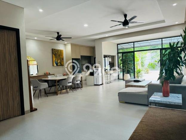Rumah Eksklusif Siap Huni LT 425m2 di Kebayoran Baru, Jakarta Selatan Rumah Eksklusif Siap Huni LT 425m2 di Kebayoran Baru, Jakarta Selatan