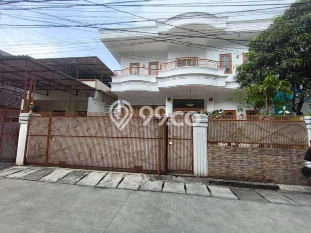 Rumah Elit LB 500m2 Siap Pakai Desain Elegan di Jelambar, Jakarta Barat Rumah Elit LB 500m2 Siap Pakai Desain Elegan di Jelambar, Jakarta Barat