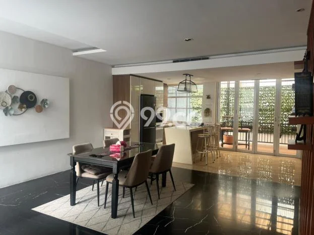 Disewakan Rumah Harga Terjangkau di Kemang Jakarta Selatan dengan 4 Kamar Tidur Disewakan Rumah Harga Terjangkau di Kemang Jakarta Selatan dengan 4 Kamar Tidur