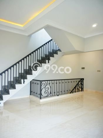 Rumah Elit Modern Tanpa Renovasi di Warung Buncit Jakarta Selatan Rumah Elit Modern Tanpa Renovasi di Warung Buncit Jakarta Selatan