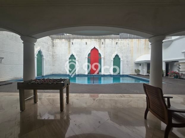 Dijual Rumah Luas Elegan Dengan View Cantik di Simprug, Jakarta Selatan Dijual Rumah Luas Elegan Dengan View Cantik di Simprug, Jakarta Selatan