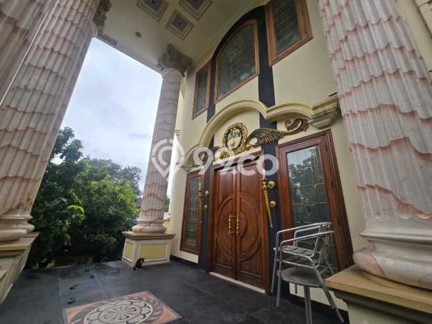 Hunian Mewah LB 1200m2 Siap Pakai Desain Elegan di Pondok Indah, Jakarta Selatan Hunian Mewah LB 1200m2 Siap Pakai Desain Elegan di Pondok Indah, Jakarta Selatan