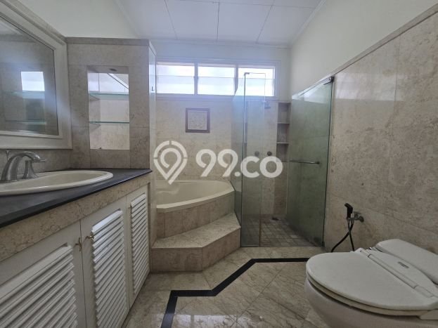 Jual Rumah Luas Megah Dengan View Eksklusif di Pondok Indah, Jakarta Selatan Jual Rumah Luas Megah Dengan View Eksklusif di Pondok Indah, Jakarta Selatan