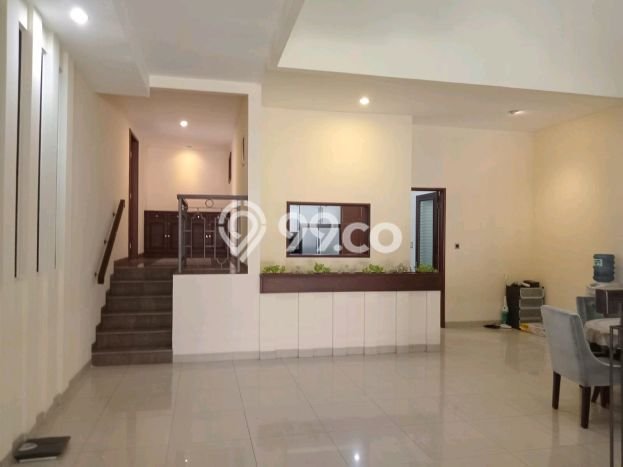 Rumah Elit Modern Tanpa Renovasi di Pondok Indah Jakarta Selatan Rumah Elit Modern Tanpa Renovasi di Pondok Indah Jakarta Selatan