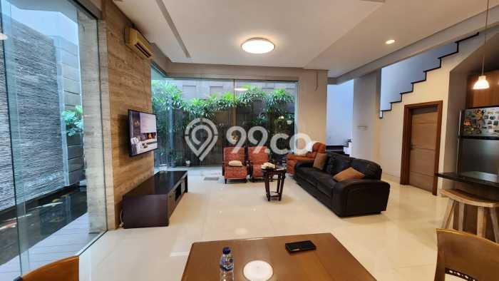 Siap Huni Rumah Mewah 4 Kamar di Kelapa Gading Dekat ke Mana Pun Siap Huni Rumah Mewah 4 Kamar di Kelapa Gading Dekat ke Mana Pun