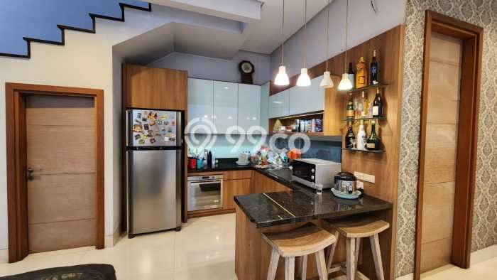 Siap Huni Rumah Mewah 4 Kamar di Kelapa Gading Dekat ke Mana Pun Siap Huni Rumah Mewah 4 Kamar di Kelapa Gading Dekat ke Mana Pun