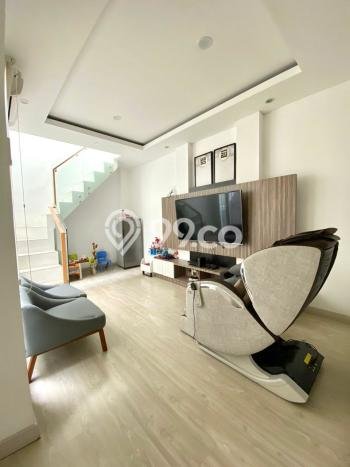 Jual Rumah Mewah Megah Dengan View Eksklusif di Bintaro, Tangerang Selatan Jual Rumah Mewah Megah Dengan View Eksklusif di Bintaro, Tangerang Selatan