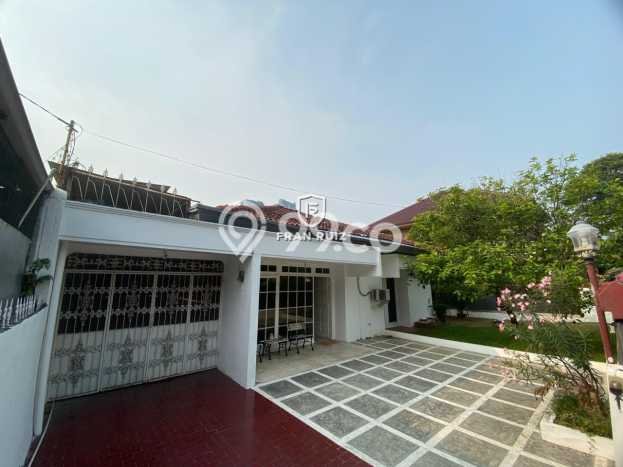 Rumah Elit Modern Tanpa Renovasi di Meruya Jakarta Barat Rumah Elit Modern Tanpa Renovasi di Meruya Jakarta Barat