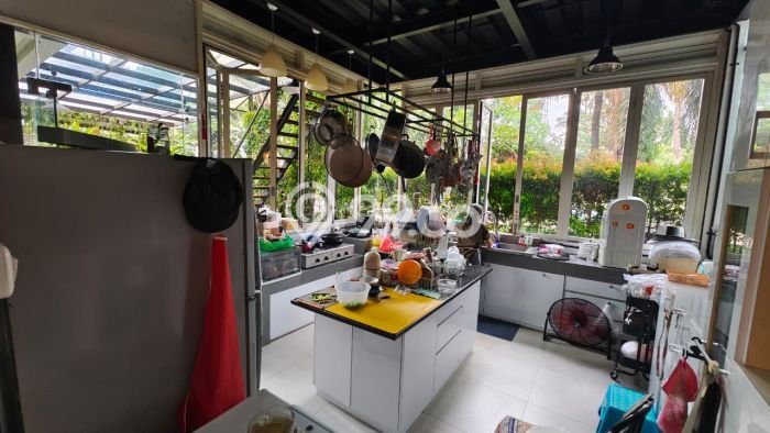 For Sale! Premium House LT 234m2 Desain Modern di Puri Mansion For Sale! Premium House LT 234m2 Desain Modern di Puri Mansion