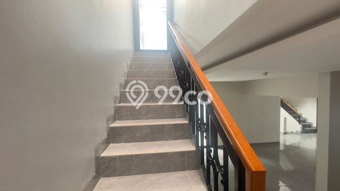 Rumah Luxury Modern Tanpa Renovasi di Kota Wisata Bogor Rumah Luxury Modern Tanpa Renovasi di Kota Wisata Bogor