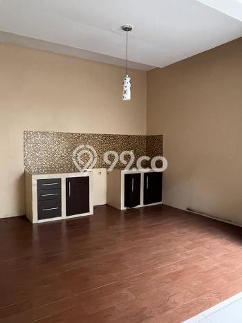Disewakan! Rumah 3 Kamar Tidur &
2 Kamar Mandi di Kota Wisata, Bogor Disewakan! Rumah 3 Kamar Tidur &
2 Kamar Mandi di Kota Wisata, Bogor