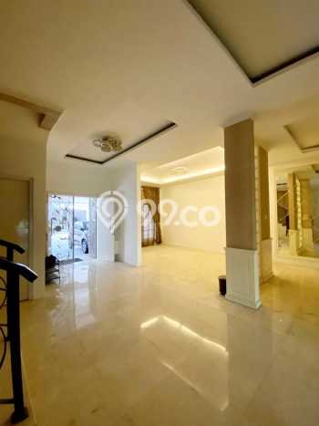 For Sale! Luxury House LT 189m2 Desain Elegan di Lebak Bulus For Sale! Luxury House LT 189m2 Desain Elegan di Lebak Bulus
