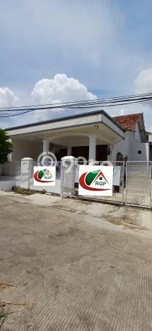 Rumah Strategis Modern Lb 150m2 di Cimanggis, Depok Rumah Strategis Modern Lb 150m2 di Cimanggis, Depok