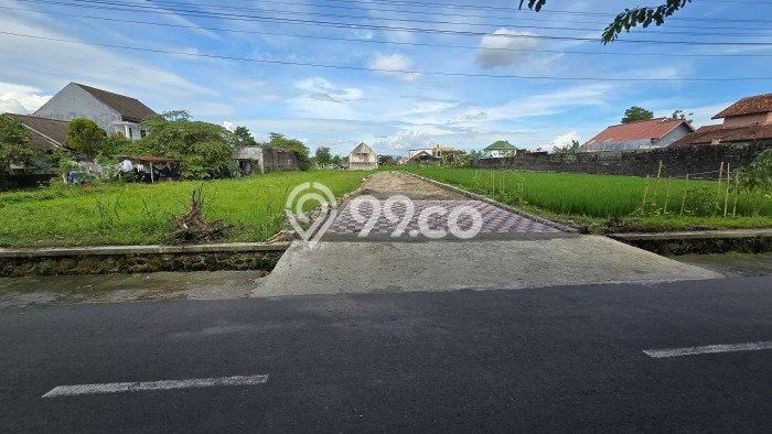 Tanah Kosong Dijual di Sleman dengan Area 111m2 Tanah Kosong Dijual di Sleman dengan Area 111m2