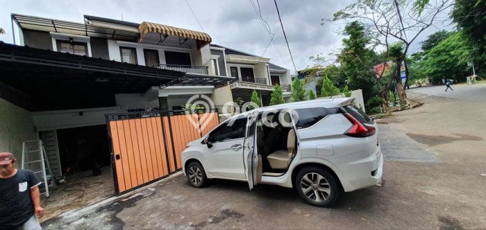 Jual Rumah Luas Elegan Dengan View Eksklusif di Kalimalang, Jakarta Timur Jual Rumah Luas Elegan Dengan View Eksklusif di Kalimalang, Jakarta Timur