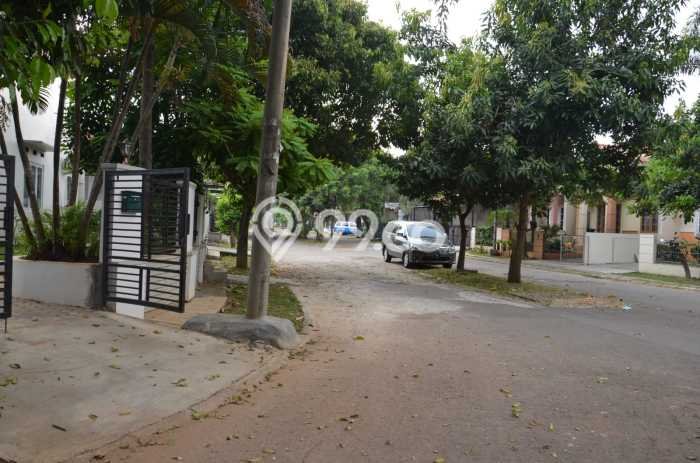 Rumah Mewah LB 230m2 Siap Huni Desain Elegan di BSD, Tangerang Rumah Mewah LB 230m2 Siap Huni Desain Elegan di BSD, Tangerang