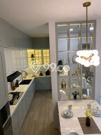 Rumah Luxury Modern Tanpa Renovasi di Joglo Jakarta Barat Rumah Luxury Modern Tanpa Renovasi di Joglo Jakarta Barat