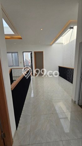 Dijual Rumah Mewah Elegan Dengan View Eksklusif di Duri Kepa, Jakarta Barat Dijual Rumah Mewah Elegan Dengan View Eksklusif di Duri Kepa, Jakarta Barat