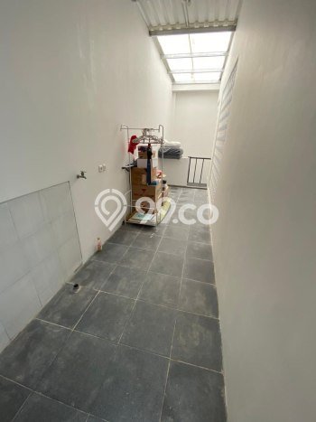Rumah Luxury Modern Tanpa Renovasi di Joglo Jakarta Barat Rumah Luxury Modern Tanpa Renovasi di Joglo Jakarta Barat