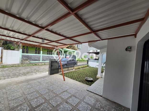 Rumah Modern 4 KT di Cimahi Bandung Semi Furnished Rumah Modern 4 KT di Cimahi Bandung Semi Furnished