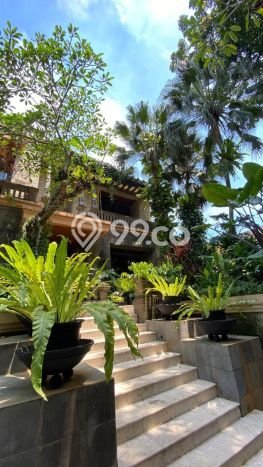 Hunian Mewah LB 1400m2 Siap Pakai Desain Elegan di Pondok Indah, Jakarta Selatan Hunian Mewah LB 1400m2 Siap Pakai Desain Elegan di Pondok Indah, Jakarta Selatan